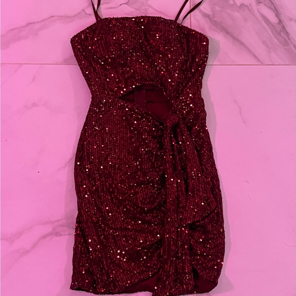 Homecoming dress! Size small and maroon